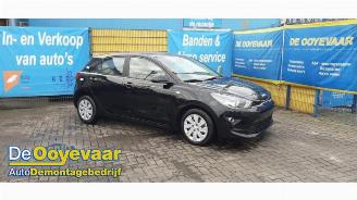 Coche siniestrado Kia Rio Rio IV (YB), Hatchback, 2017 1.0i T-GDi 100 12V 2023/5