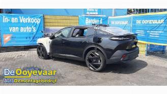 Uttjänta bilar auto Peugeot 408 408, Liftback, 2022 1.6 16V HYbrid 225 2023/6