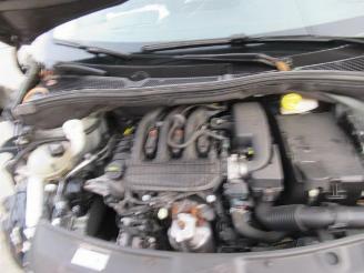Peugeot 208  picture 11