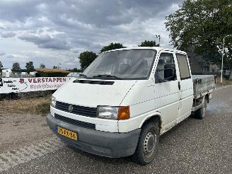 krockskadad bil bedrijf Volkswagen Transporter 2.4 D SYNCRO 4X4 DUBBELE CABINE OPEN LAADBAK 1997/7