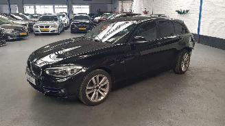 Unfallwagen BMW 1-serie 120i 2016/1