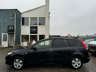 Hyundai I-30 i30 CW 1.4i Blue Dynamic  80 kW / 109 PK(MOTORSCHADE) picture 2