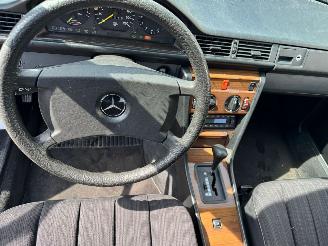 Mercedes E-klasse 200-500 AUTOMAAT (W124) 200 BJ 1988 141.353 KM picture 10