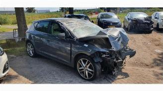 Vrakbiler auto Seat Leon Leon (5FB), Hatchback 5-drs, 2012 / 2020 1.6 TDI Ecomotive 16V 2013/11