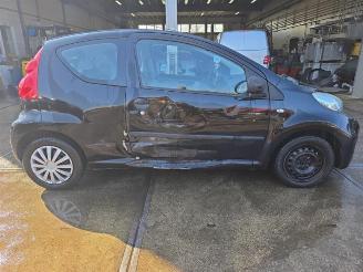 Peugeot 107 107, Hatchback, 2005 / 2014 1.0 12V picture 7