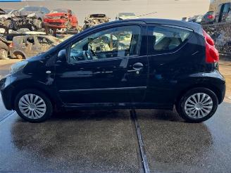 Peugeot 107 107, Hatchback, 2005 / 2014 1.0 12V picture 3