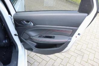 Peugeot 308 308 SW (L4/L9/LC/LJ/LR), Combi 5-drs, 2014 / 2021 1.2 12V e-THP PureTech 130 picture 30