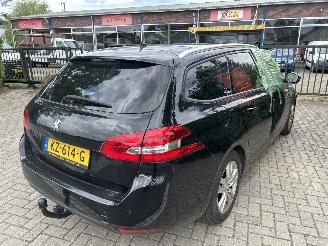 Peugeot 308 1.2 PURETECH BLEU LEASE EXECUTIVE picture 3