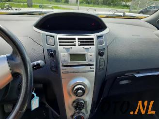 Toyota Yaris Yaris II (P9), Hatchback, 2005 / 2014 1.3 16V VVT-i picture 12