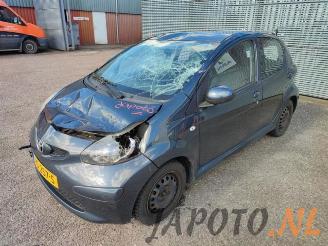 Salvage car Toyota Aygo Aygo (B10), Hatchback, 2005 / 2014 1.0 12V VVT-i 2009/1