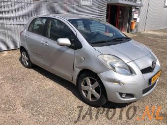 Toyota Yaris Yaris II (P9), Hatchback, 2005 / 2014 1.33 16V Dual VVT-I picture 7