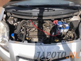 Toyota Yaris Yaris II (P9), Hatchback, 2005 / 2014 1.33 16V Dual VVT-I picture 19