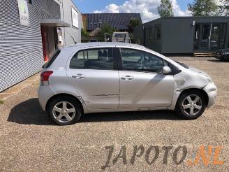 Toyota Yaris Yaris II (P9), Hatchback, 2005 / 2014 1.33 16V Dual VVT-I picture 6