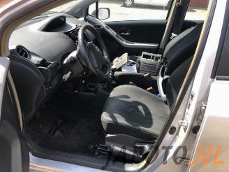 Toyota Yaris Yaris II (P9), Hatchback, 2005 / 2014 1.33 16V Dual VVT-I picture 9