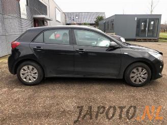 Kia Rio Rio IV (YB), Hatchback, 2017 1.0i T-GDi 100 12V picture 2