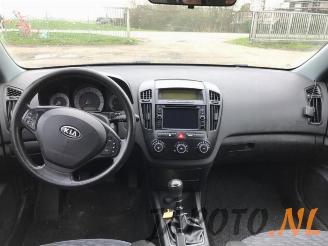 Kia Cee d Cee'd Sporty Wagon (EDF), Combi, 2007 / 2012 1.4 16V picture 7