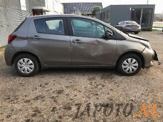 Toyota Yaris Yaris III (P13), Hatchback, 2010 / 2020 1.0 12V VVT-i picture 4