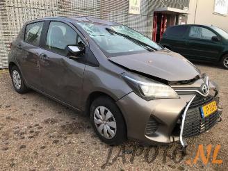 Toyota Yaris Yaris III (P13), Hatchback, 2010 / 2020 1.0 12V VVT-i picture 3