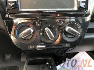 Mitsubishi Space-star Space Star (A0), Hatchback, 2012 1.0 12V picture 16