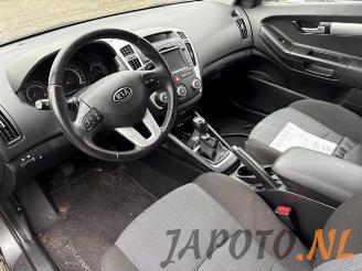 Kia Pro cee d Pro cee'd (EDB3), Hatchback 3-drs, 2008 / 2012 1.4 CVVT 16V picture 14