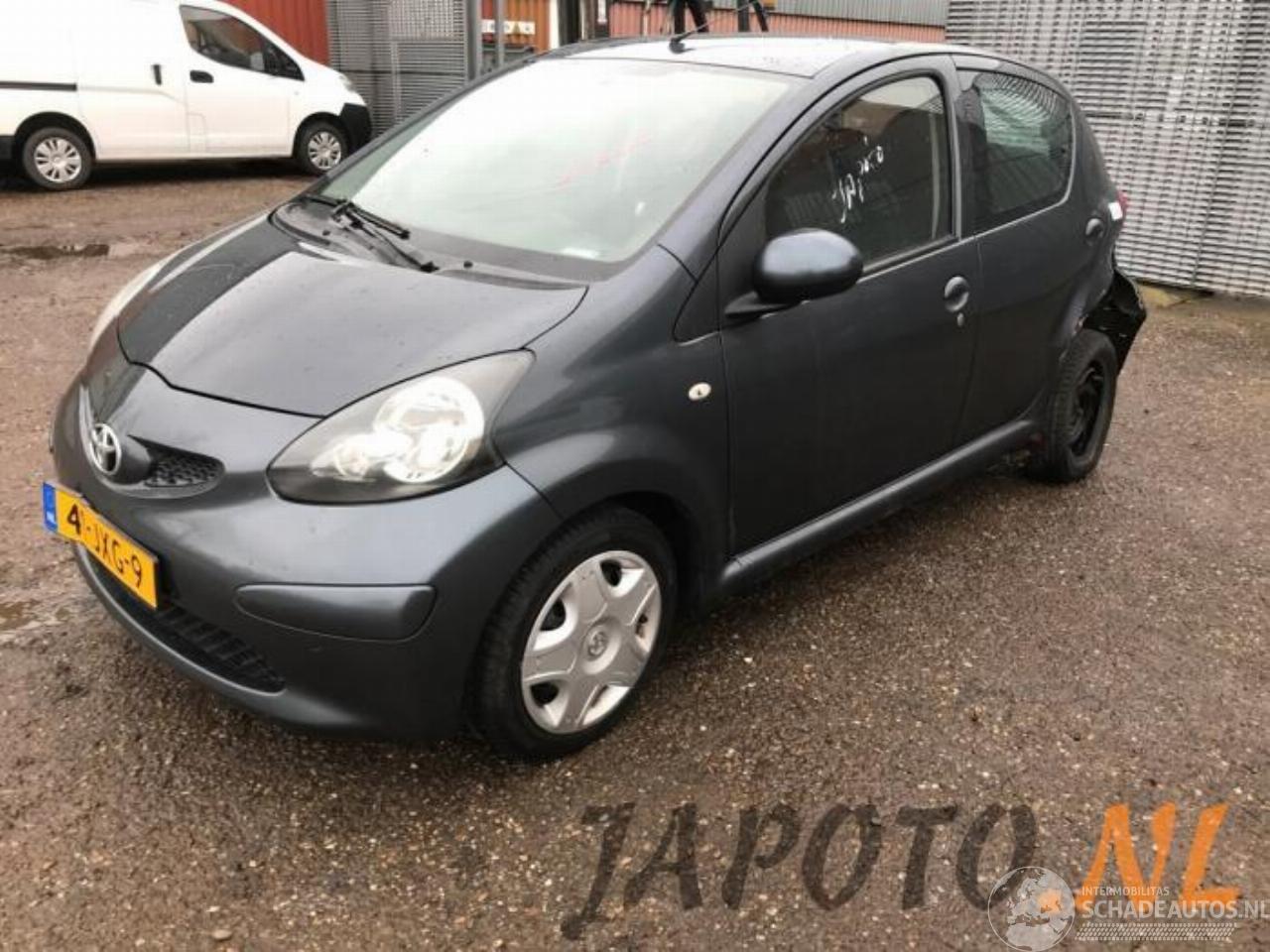 Toyota Aygo Aygo (B10), Hatchback, 2005 / 2014 1.0 12V VVT-i