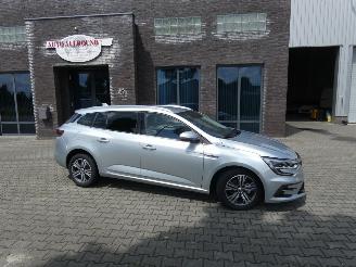 skadebil auto Renault Mégane ESTATE 1.3 TCE INTENS 2022/1