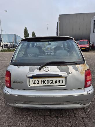 Nissan Micra (K11) Hatchback 1.4 16V (CGA3DE) [60kW] picture 6