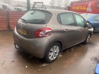 Peugeot 208 208 I (CA/CC/CK/CL) Hatchback 1.2 Vti 12V PureTech 82 (EB2F(HMZ)) [60kW] picture 4