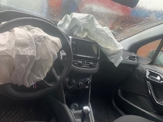 Peugeot 208 208 I (CA/CC/CK/CL) Hatchback 1.2 Vti 12V PureTech 82 (EB2F(HMZ)) [60kW] picture 10