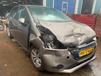 Peugeot 208 208 I (CA/CC/CK/CL) Hatchback 1.2 Vti 12V PureTech 82 (EB2F(HMZ)) [60kW] picture 5