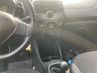 Peugeot 108 108 Hatchback 1.0 12V (1KRFE(CFB)) [51kW] picture 9