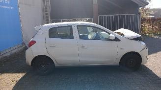 Mitsubishi Space-star Space Star (A0) Hatchback 1.0 12V (3A90(Euro 5)) [52kW]  (05-2012/...)= picture 3