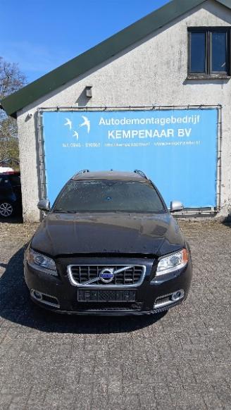 Vrakbiler auto Volvo V-70 V70 (BW) 2.0 T 16V (B4204T6) [149kW]  (09-2009/12-2011) 2011
