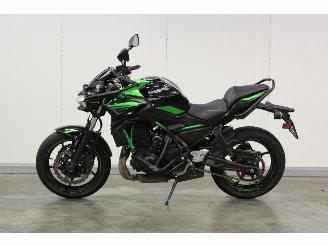 krockskadad bil motor Kawasaki Z 650  2022/0