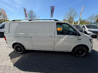 Volkswagen Transporter  picture 17