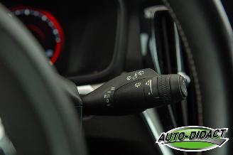 Volvo V-60 2.0 B4 Motor schade Autom Clima Navi Leder R-Design picture 17