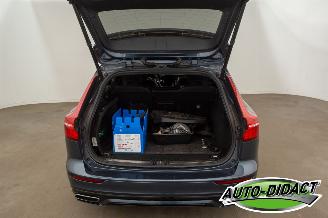 Volvo V-60 2.0 B4 Motor schade Autom Clima Navi Leder R-Design picture 35