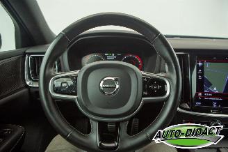 Volvo V-60 2.0 B4 Motor schade Autom Clima Navi Leder R-Design picture 5