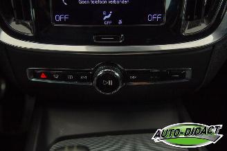 Volvo V-60 2.0 B4 Motor schade Autom Clima Navi Leder R-Design picture 8