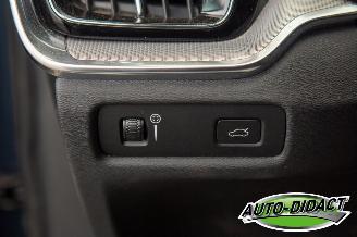 Volvo V-60 2.0 B4 Motor schade Autom Clima Navi Leder R-Design picture 13