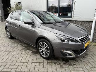 Schadeauto Peugeot 308 1.2 PureTech Allure 2016/6