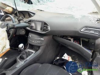 Peugeot 308 308 SW (L4/L9/LC/LJ/LR), Combi 5-drs, 2014 / 2021 1.6 BlueHDi 120 picture 10