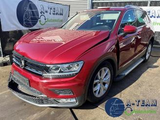 Coche siniestrado Volkswagen Tiguan Tiguan (AD1), SUV, 2016 / 2024 2.0 TSI 16V 4Motion 2017/11