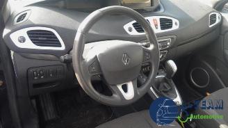 Renault Grand-scenic Grand Scenic III (JZ), MPV, 2009 / 2016 2.0 16V CVT picture 17