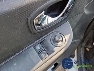 Renault Clio Clio IV (5R), Hatchback 5-drs, 2012 / 2021 0.9 Energy TCE 90 12V picture 29