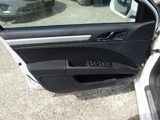 Skoda Superb Superb Combi (3TAC/TAF), Combi, 2009 / 2015 1.6 TDI picture 15