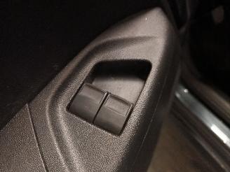 Peugeot 108 108 Hatchback 1.0 12V (1KRFE(CFB)) [51kW]  (05-2014/...) picture 16