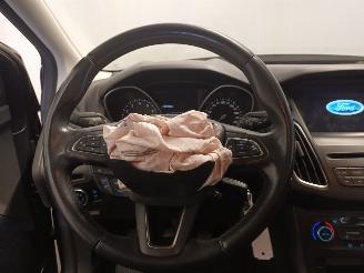 Ford Focus Focus 3 Wagon Combi 1.0 Ti-VCT EcoBoost 12V 125 (M1DD) [92kW]  (02-201=
2/05-2018) picture 11