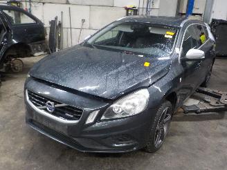 Uttjänta bilar auto Volvo V-60 V60 I (FW/GW) 2.0 D3 20V (D5204T3) [120kW]  (07-2010/12-2014) 2011/11