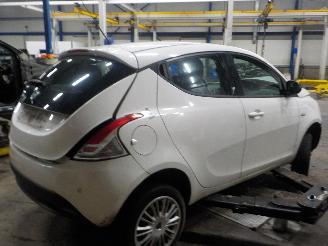 Lancia Ypsilon Ypsilon (312) Hatchback 0.9 TwinAir 80 (312.A.5000) [59kW]  (12-2013/.=
=2E.) picture 3